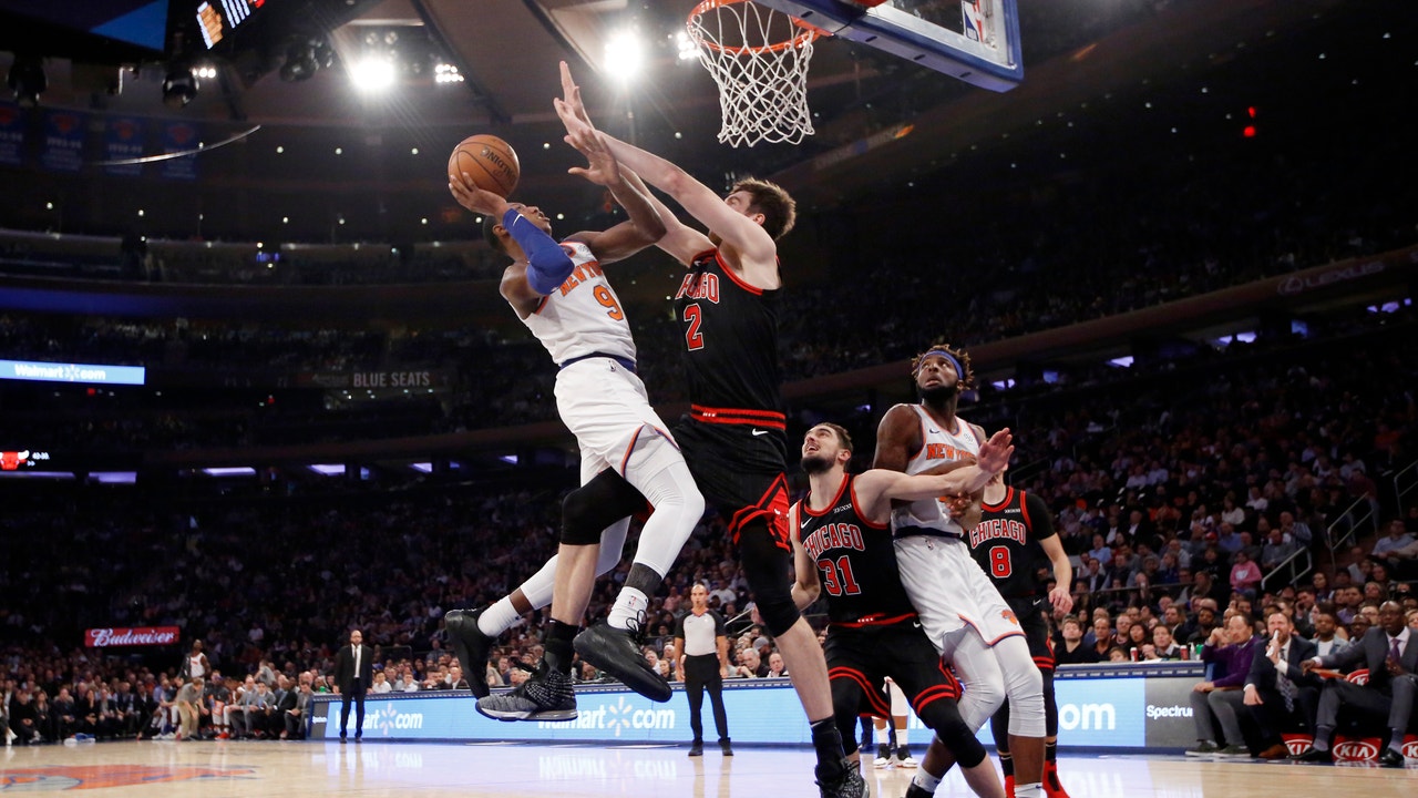 Portis rallies Knicks past Bulls 105-98 for first win